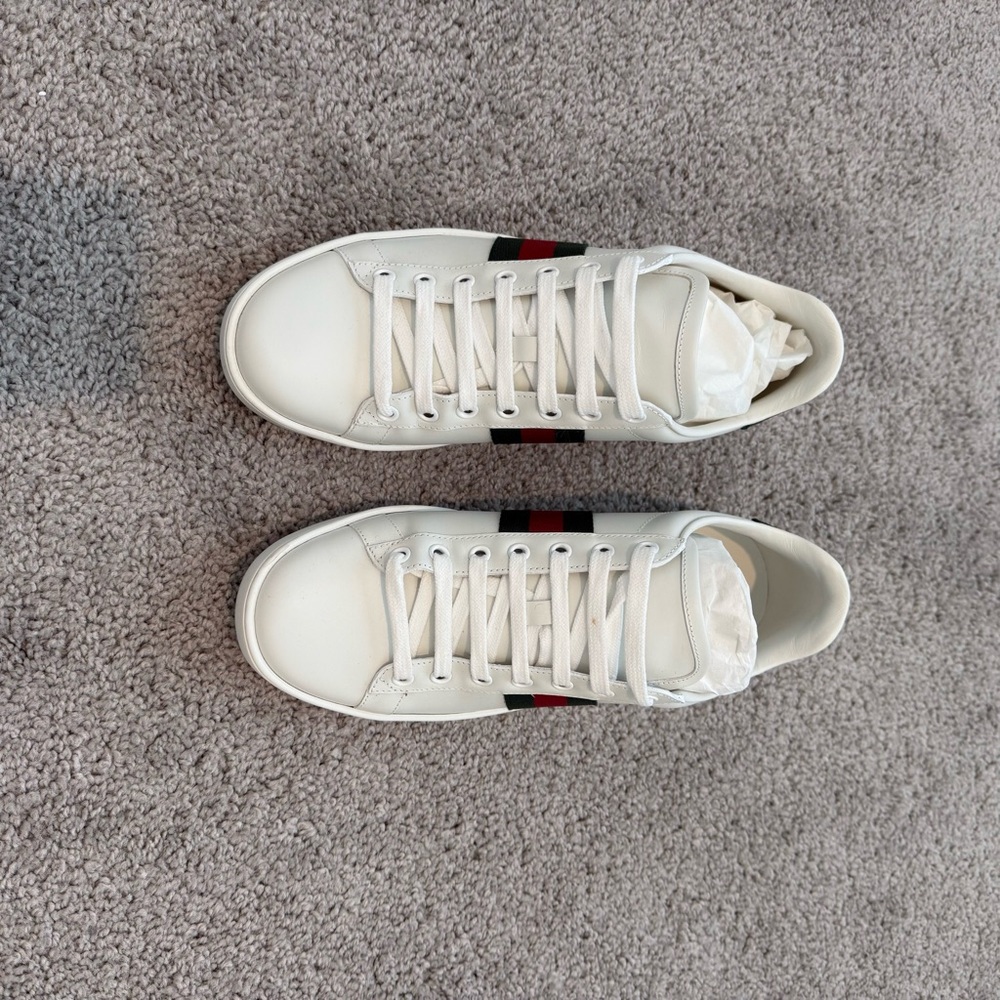 Gucci White Sneakers with Red and Green Accents - Picture 5 of 11